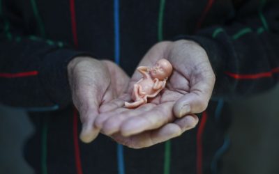 Patnja tinejdžerice nakon što je ‘odabrala’ pobačaj pod pritiskom obitelji, prijatelja i bebinog oca